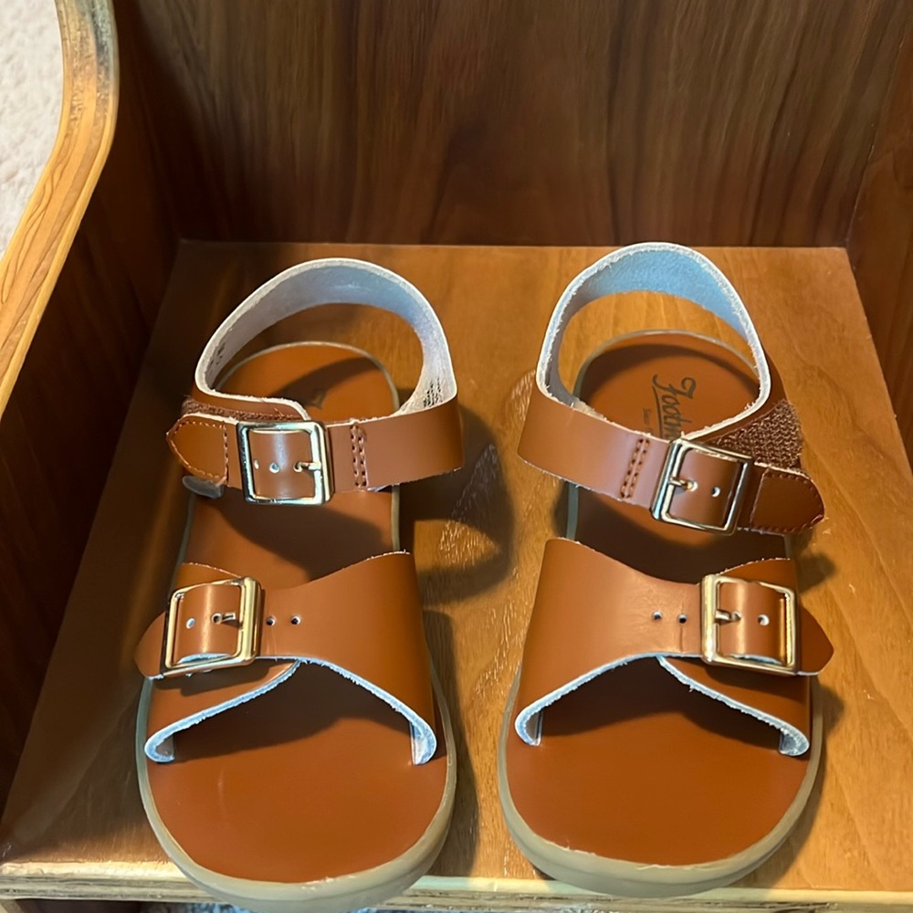 Footnotes sandals. Worn once. Size 11. Velcro strap.